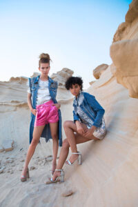 Editorial fashion shoot in Fossil Dunes Abu Dhabi by Loesje Kessels Fashion Photographer Dubai